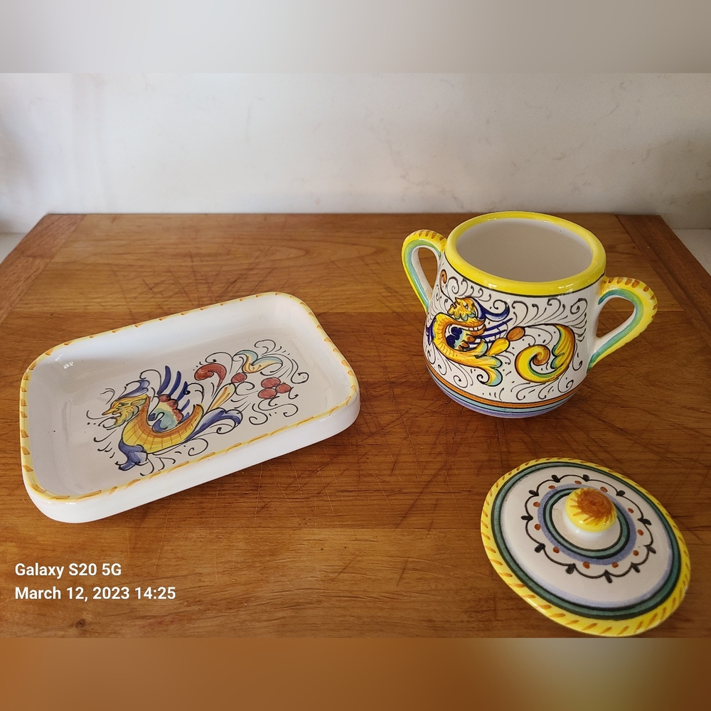 Handpainted handmade in Deruta Italy 🇮🇹 for Williams Sonoma